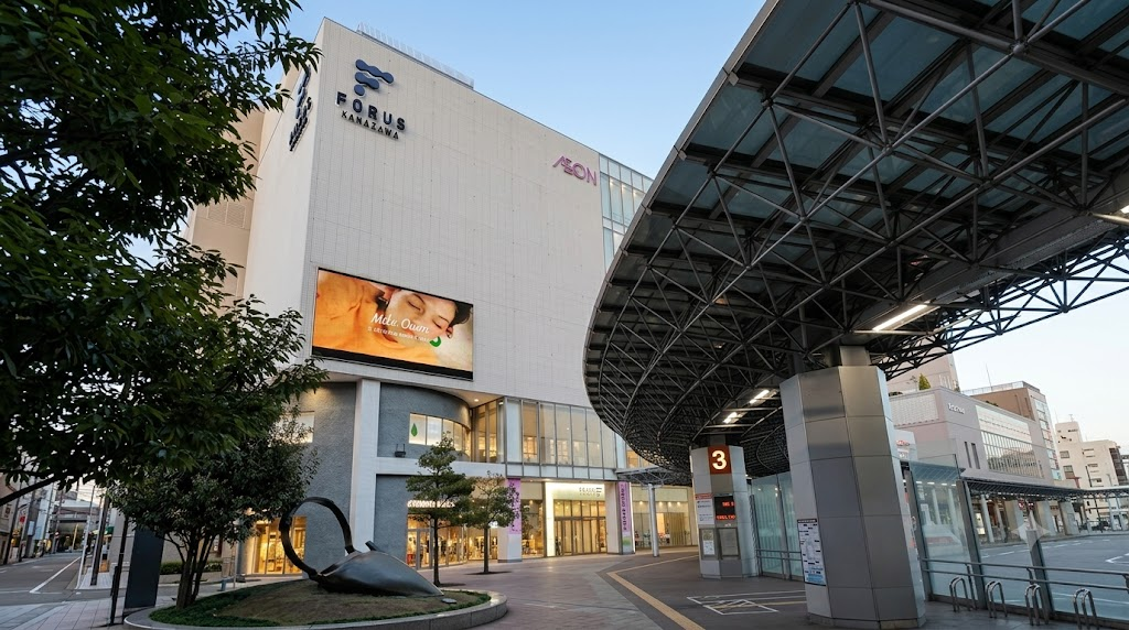 金沢フォーラス1階正面入口